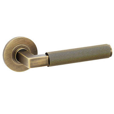 Alexander & Wilks Hurricane Reeded Door Handles On Round Rose, Antique Brass - AW202AB (sold in pairs) ANTIQUE BRASS