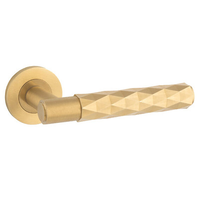 Alexander & Wilks Diamond Cut Spitfire Door Handles On Round Rose, Satin Brass PVD - AW226SBPVD (sold in pairs) SATIN BRASS PVD